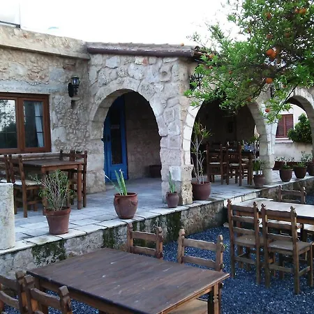 Nyaraló Amarilla Karpasa